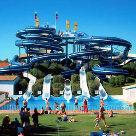 Fred E Kika Holidays 波尔蒂芒