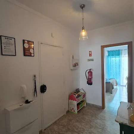 Fred E Kika Holidays פורטימאו